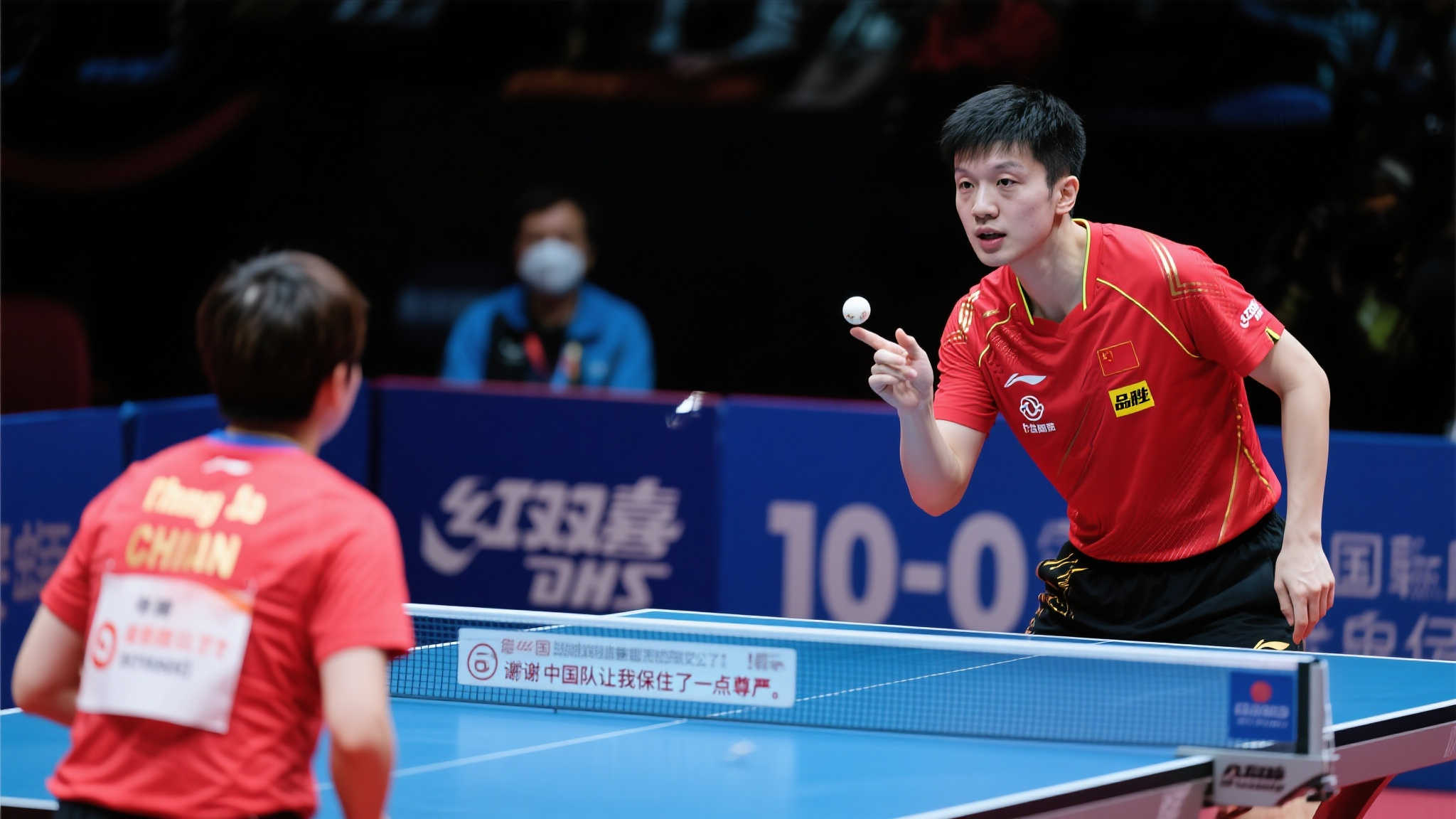 王楚钦失误引争议！10-0故意让球，对手暗笑，国乒送大礼